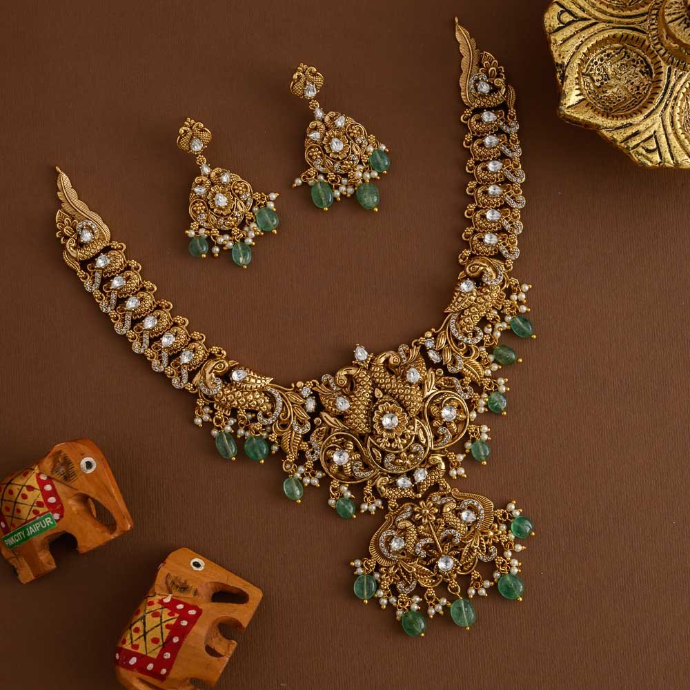 Mayilvizhi neckpiece set- mookuthi amman