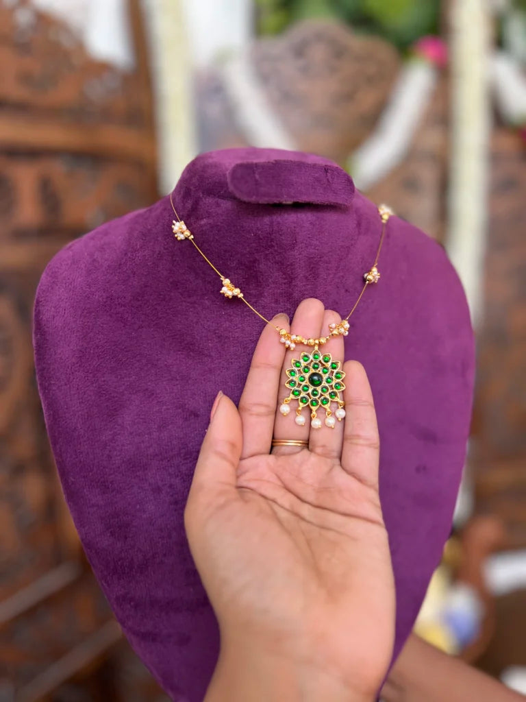 Invisible neckpiece- Gla