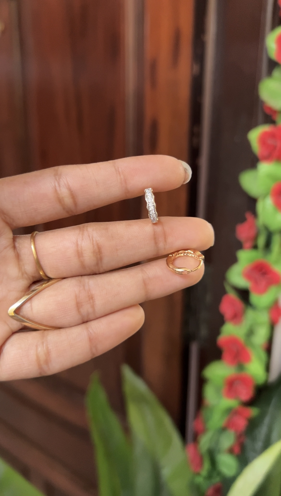 Hoop earring - gold