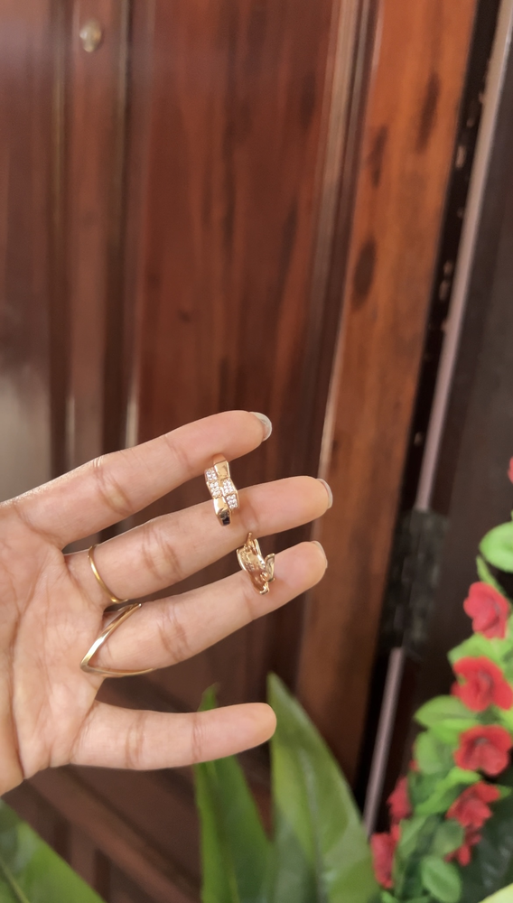 Hoop earring - gold