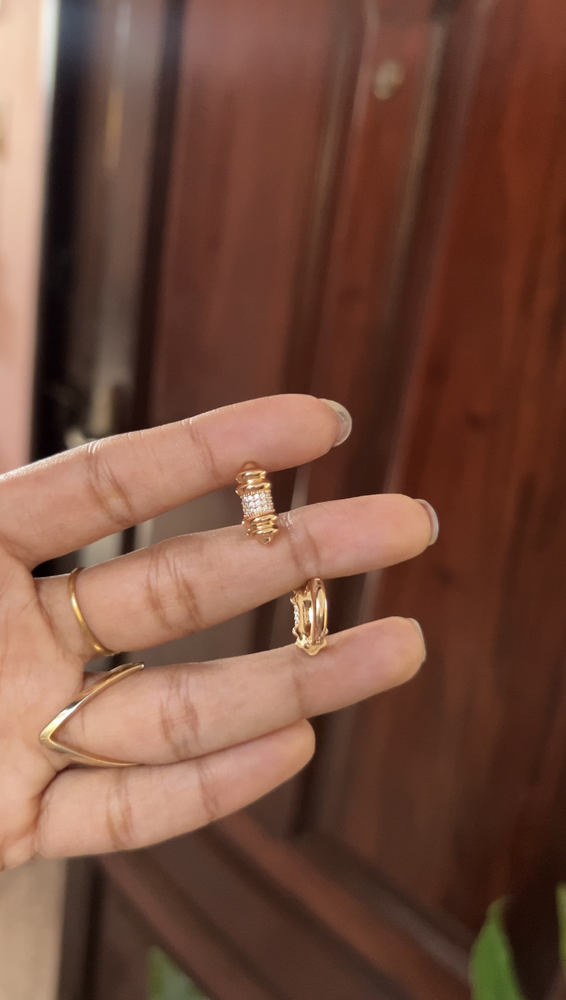 Hoop earring - gold
