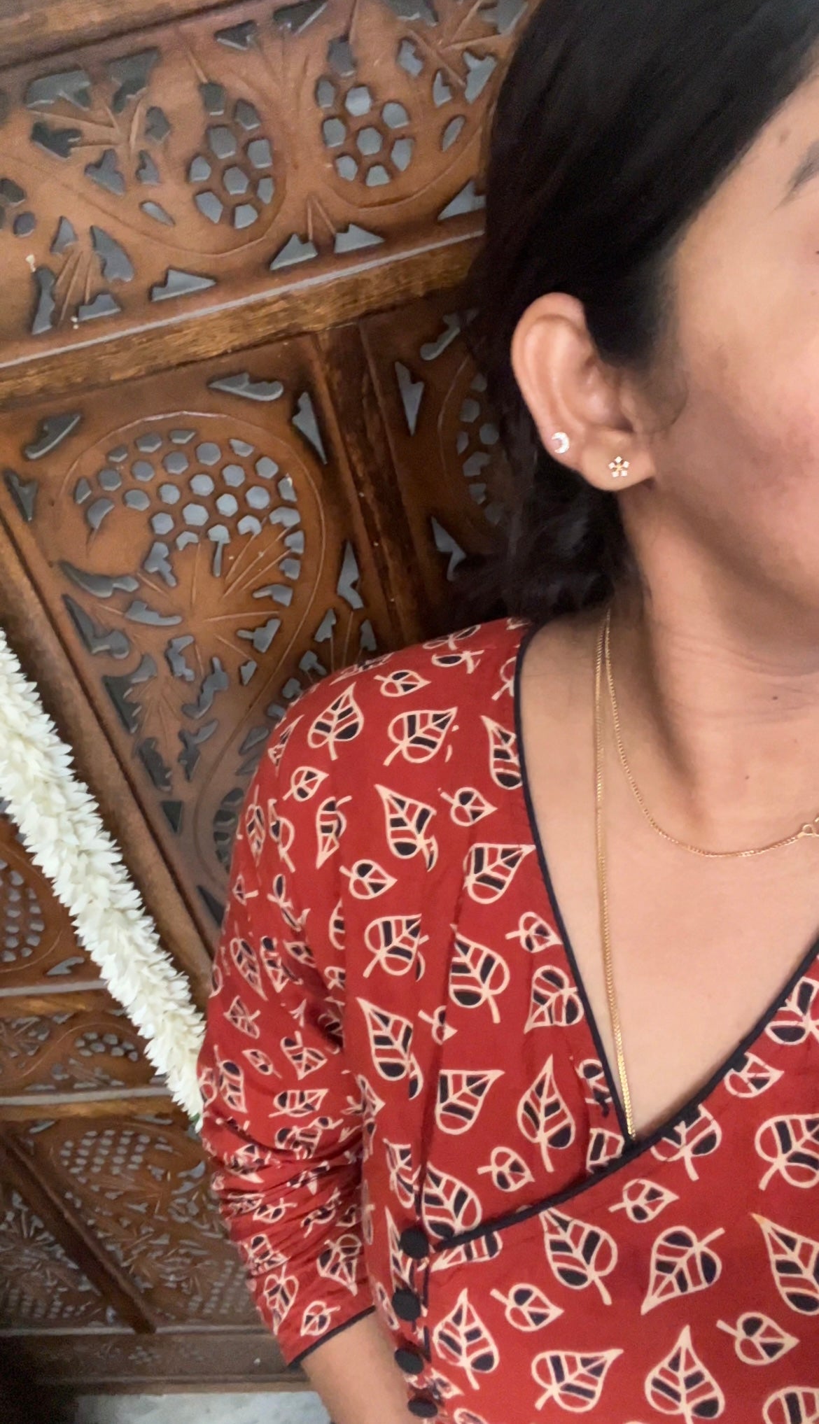 Baby earstud - 7 stones