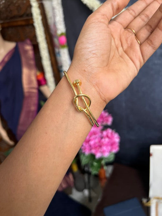 Bracelet - gold