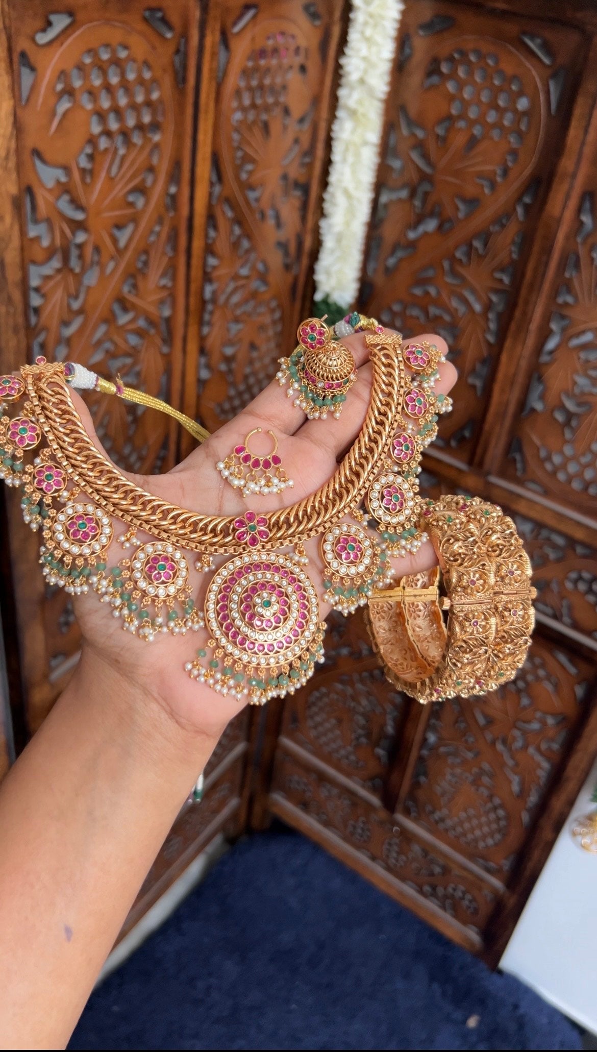 Ranchana floral neckpiece