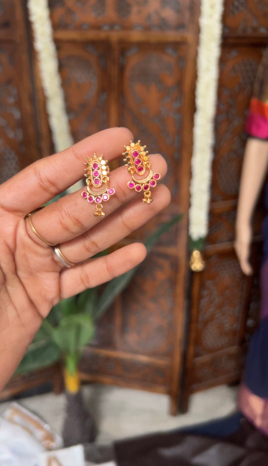 Impon earstud - Ruby - Venus