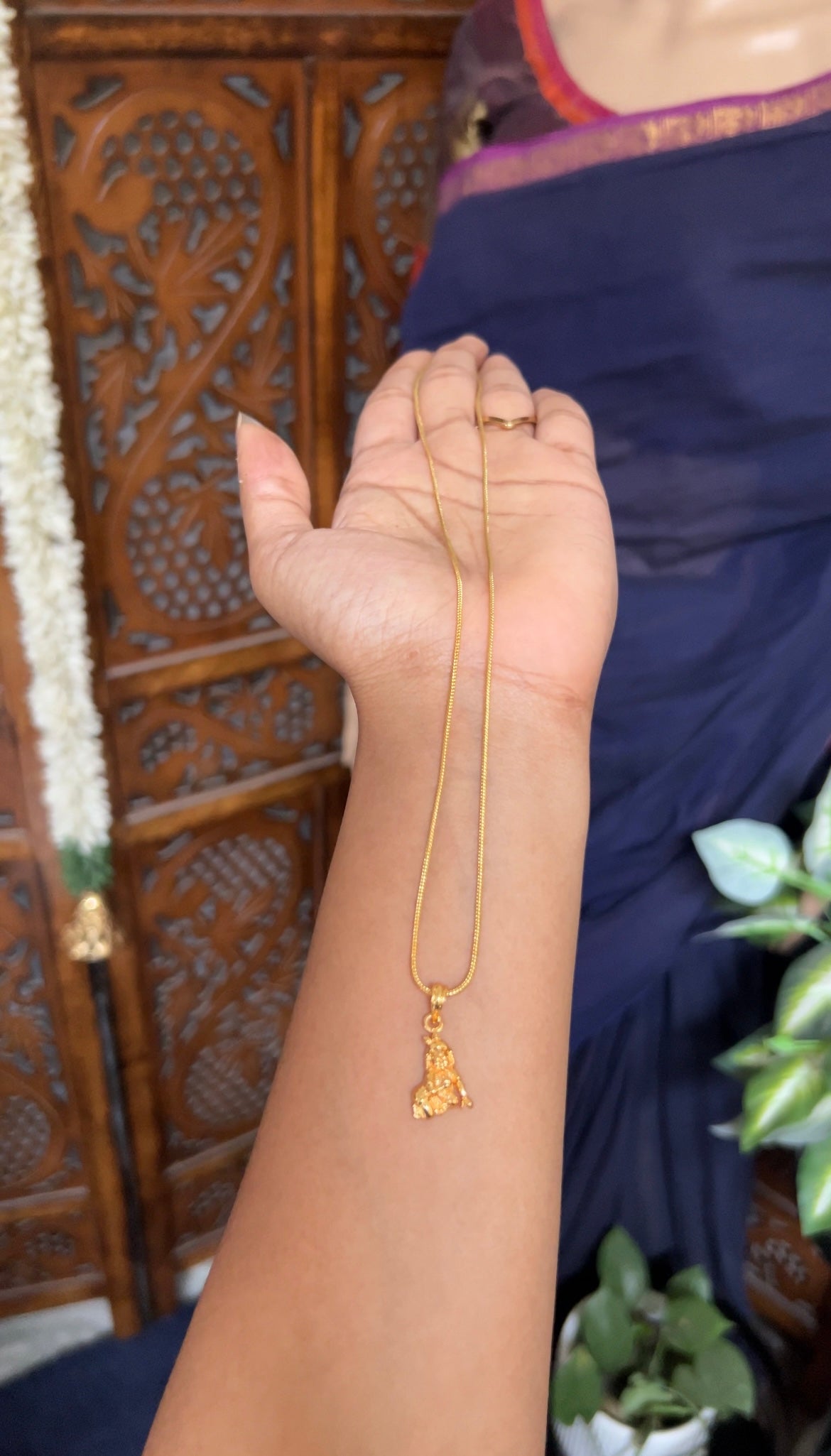 Dollar chain