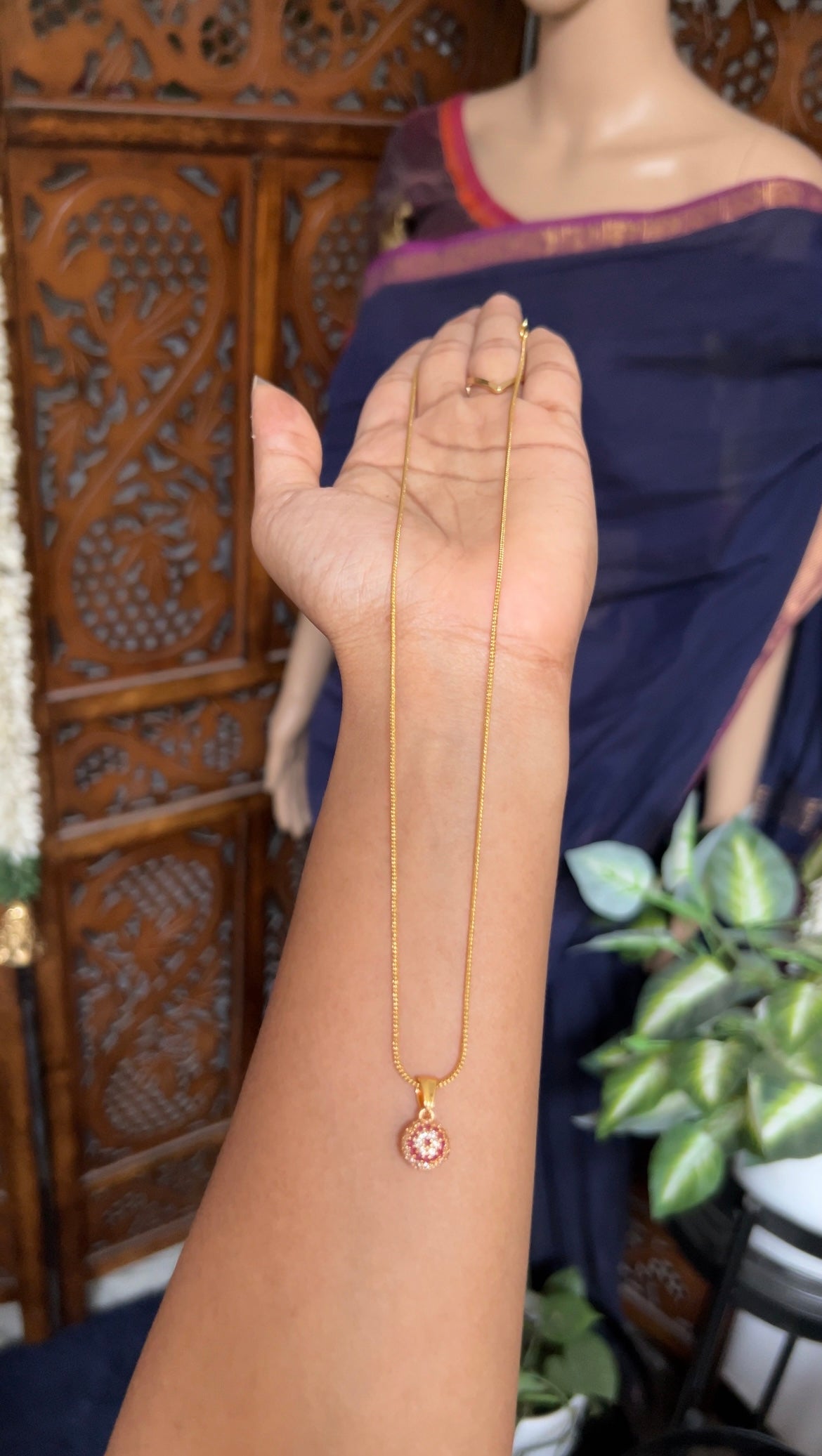 Dollar chain