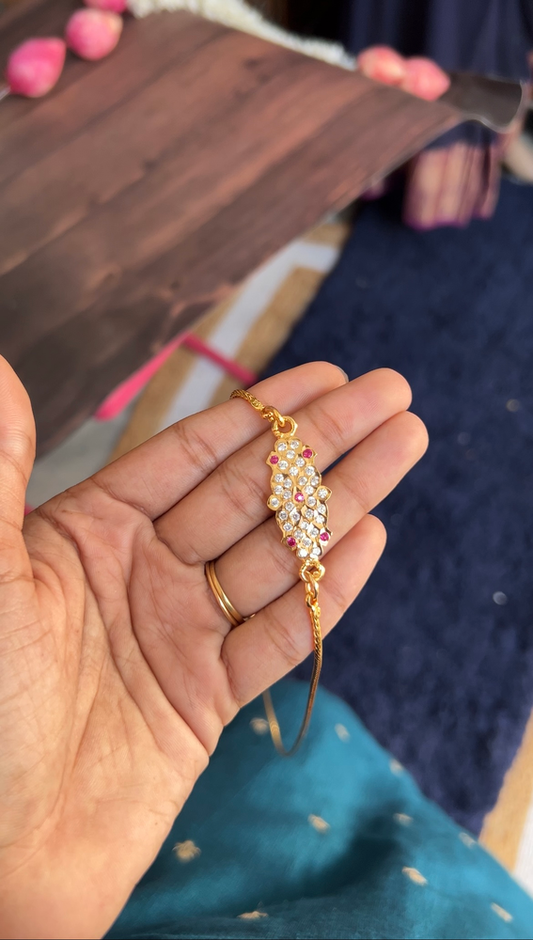 Mugappu chain