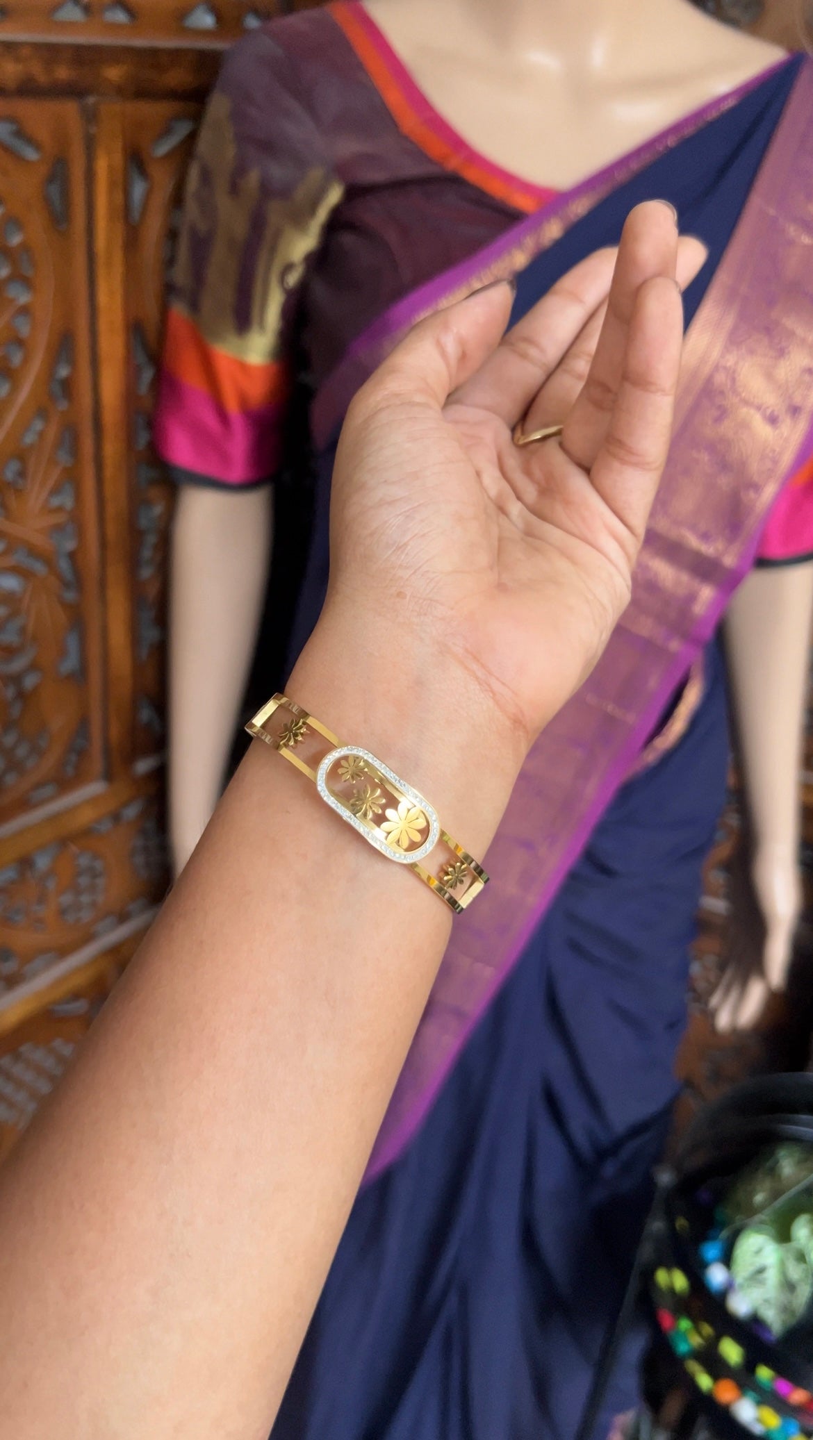 Bracelet