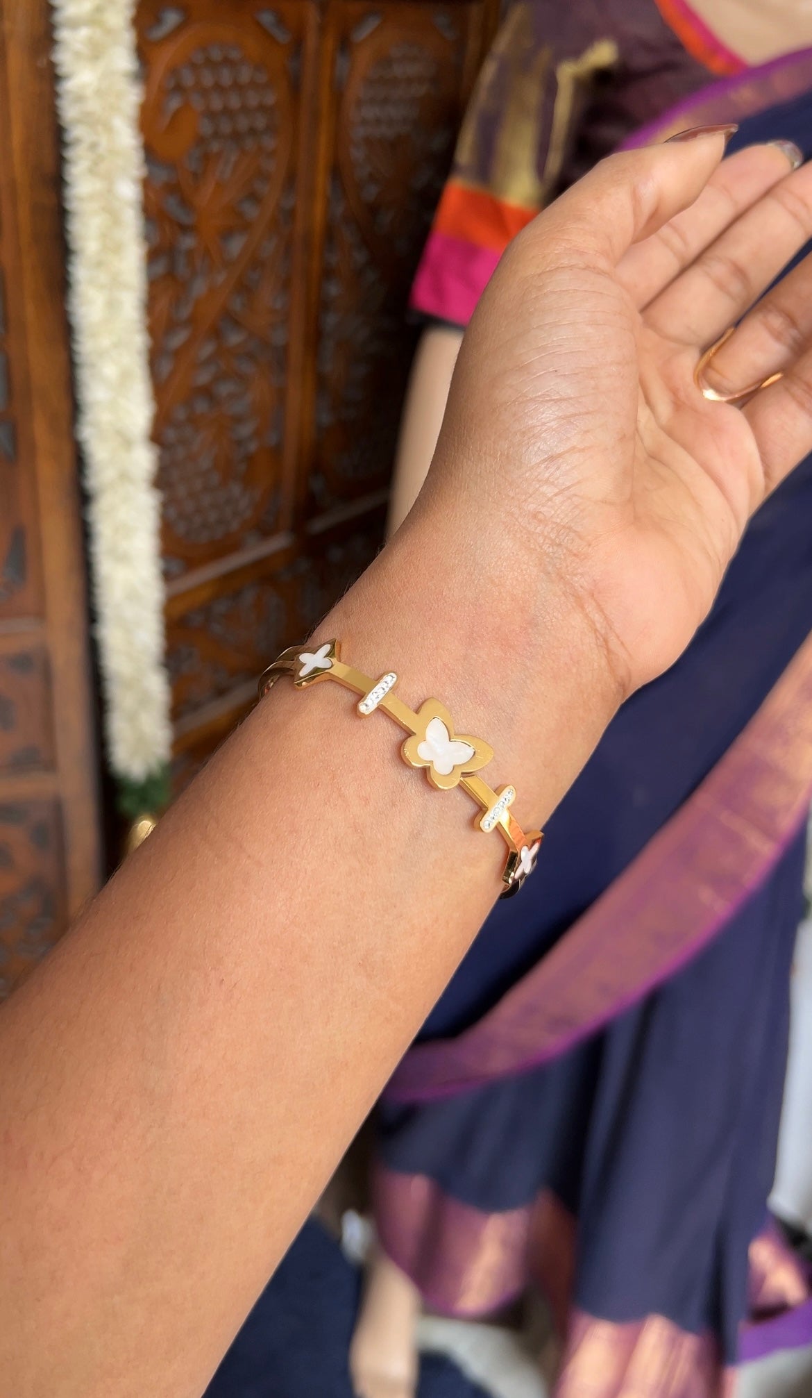 Bracelet -gold