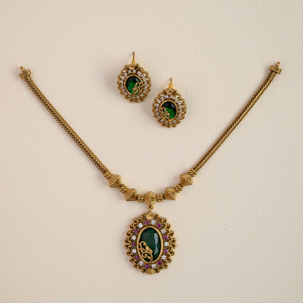 Yara neckpiece