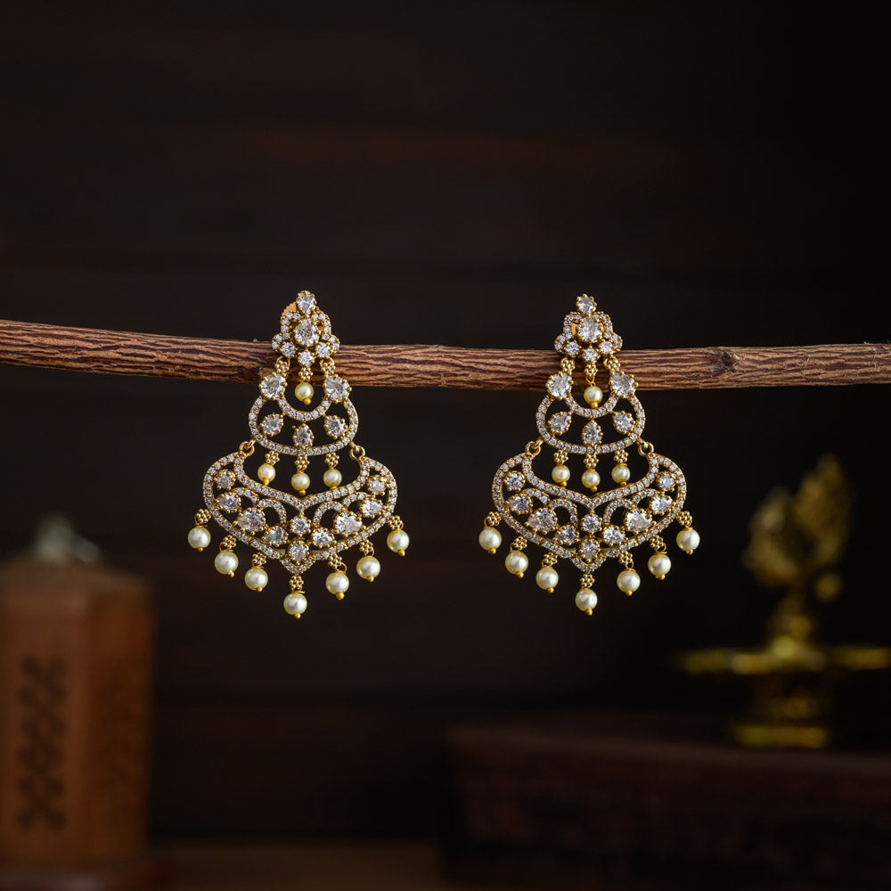 Sparkling White Earring