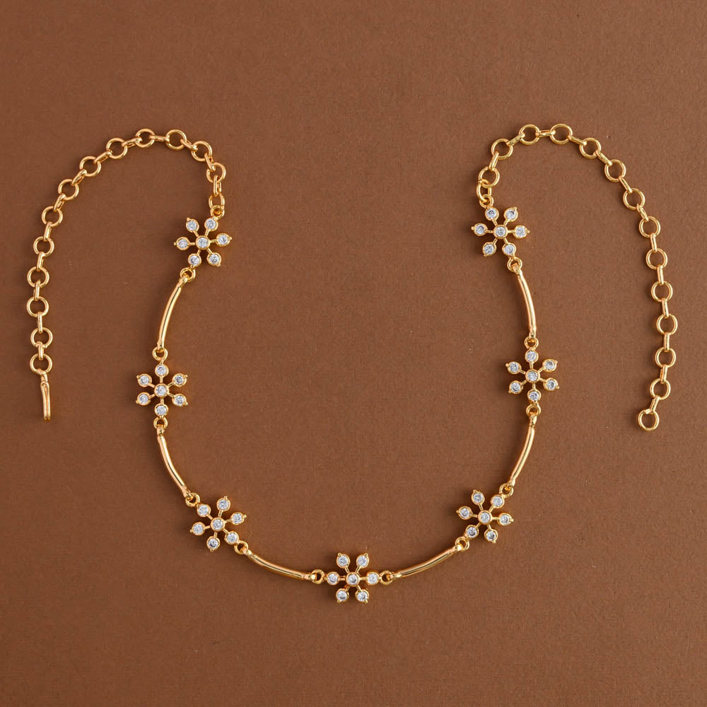 Impon White Floral Neckpiece - ponmani