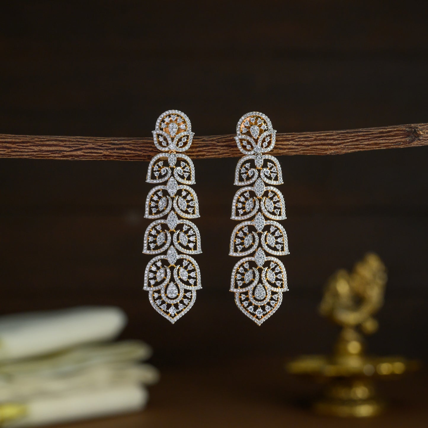 Diamond inspired statement earring