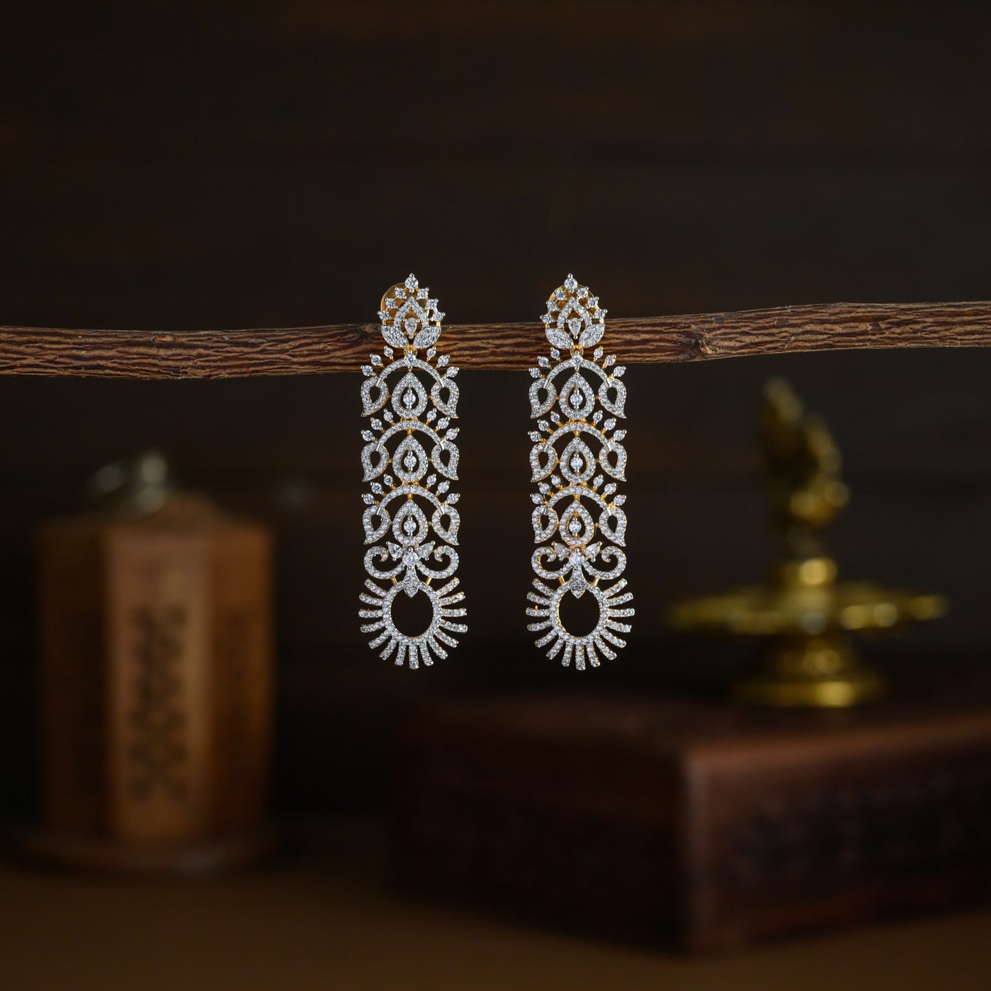 Diamond inspired statement earring