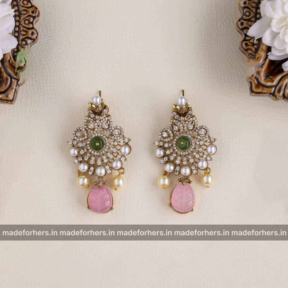 Neckpiece