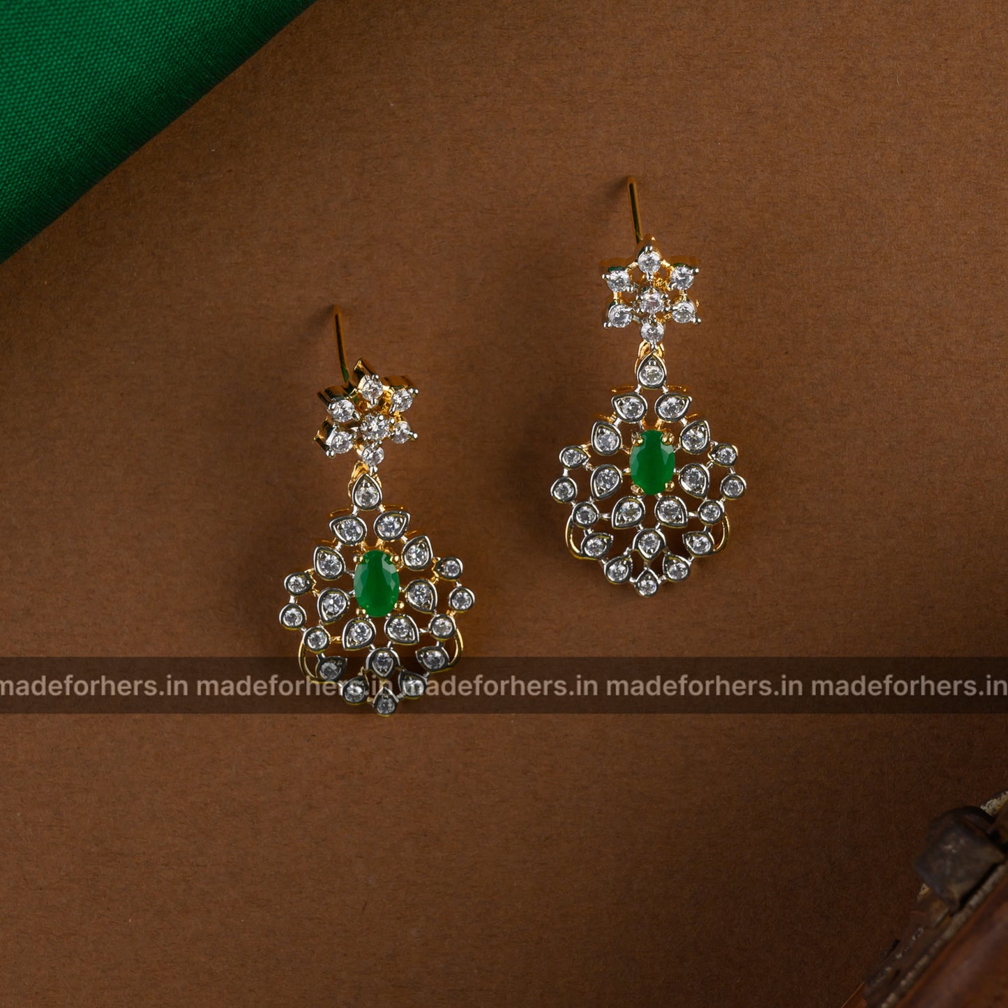 Vivi Neckpiece