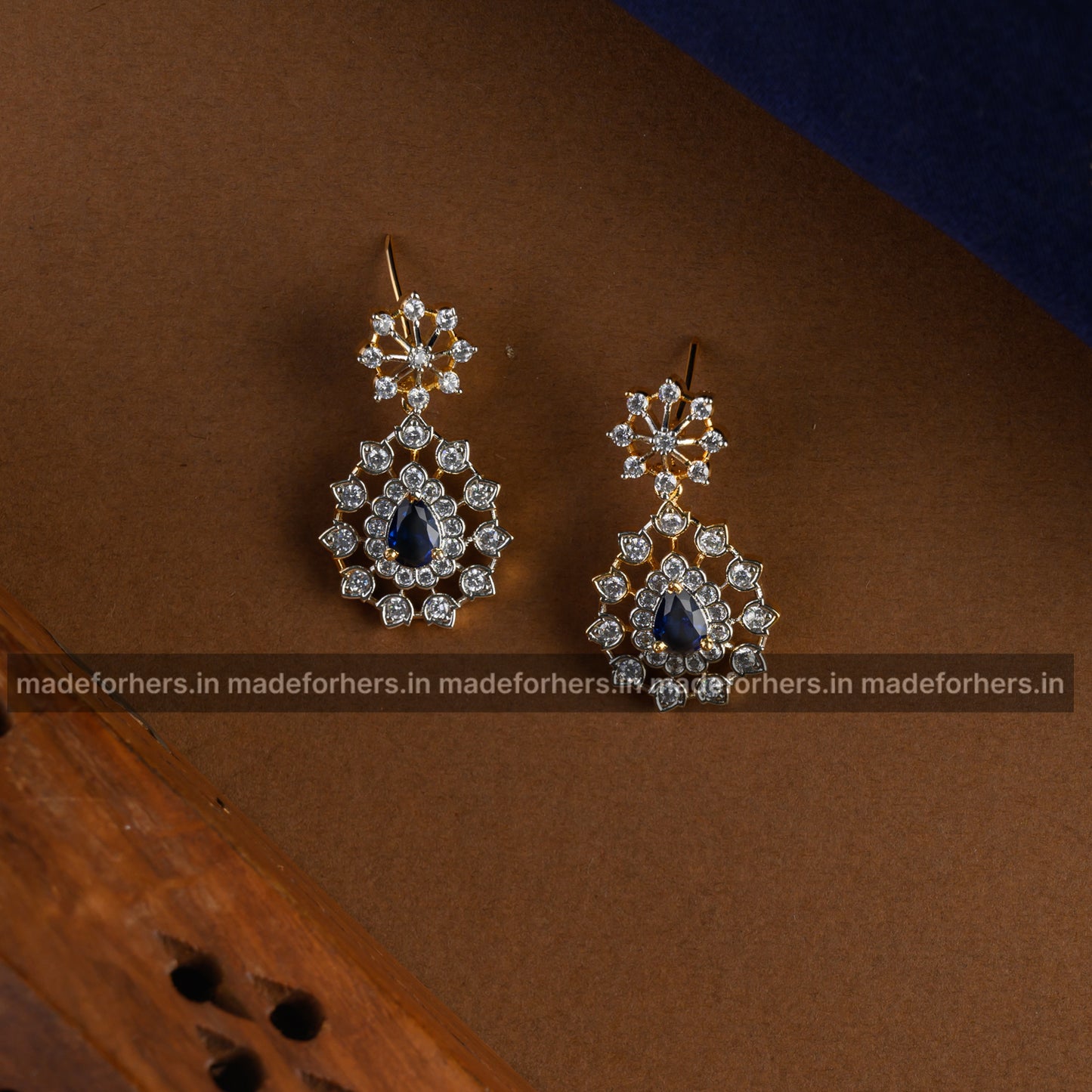 Marcel neckpiece - blue