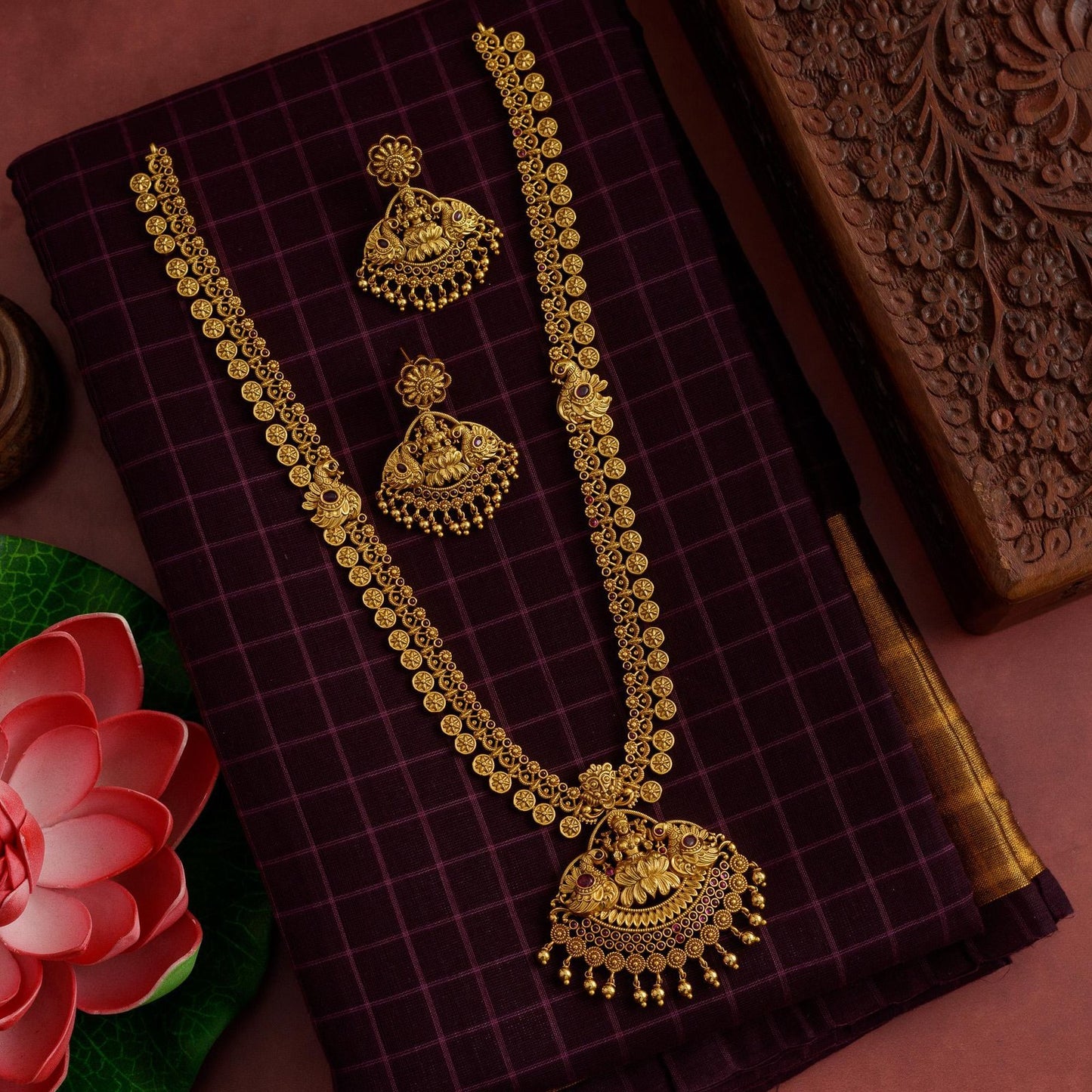 charita lakshmi haaram set
