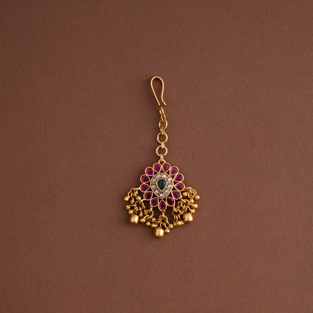Floral kundan maang tikka