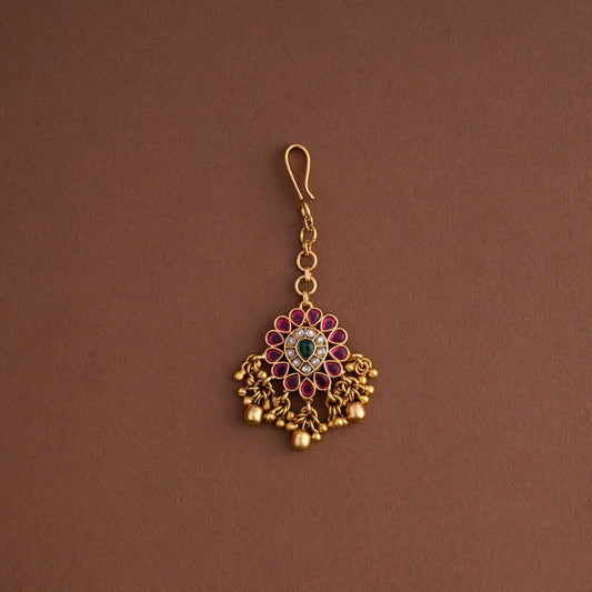 Floral kundan maang tikka