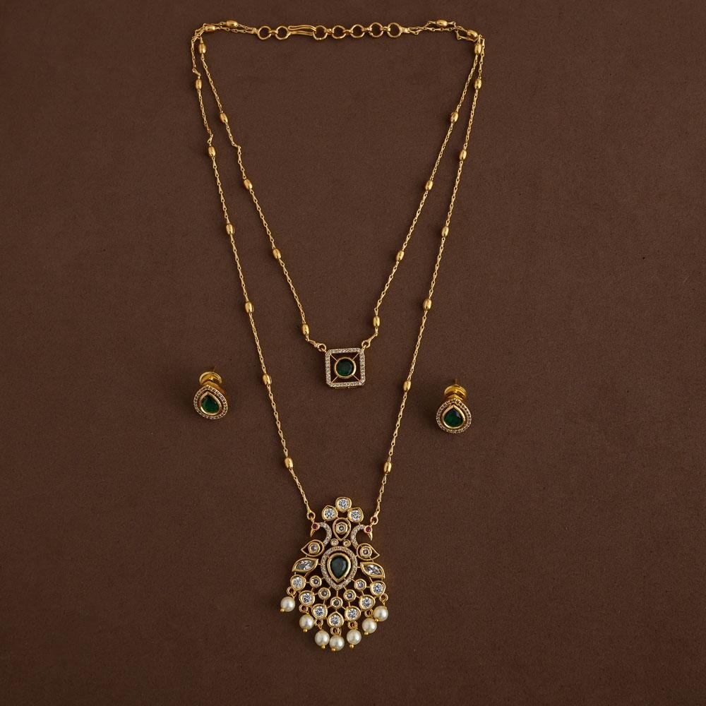 dual layered peacock chain