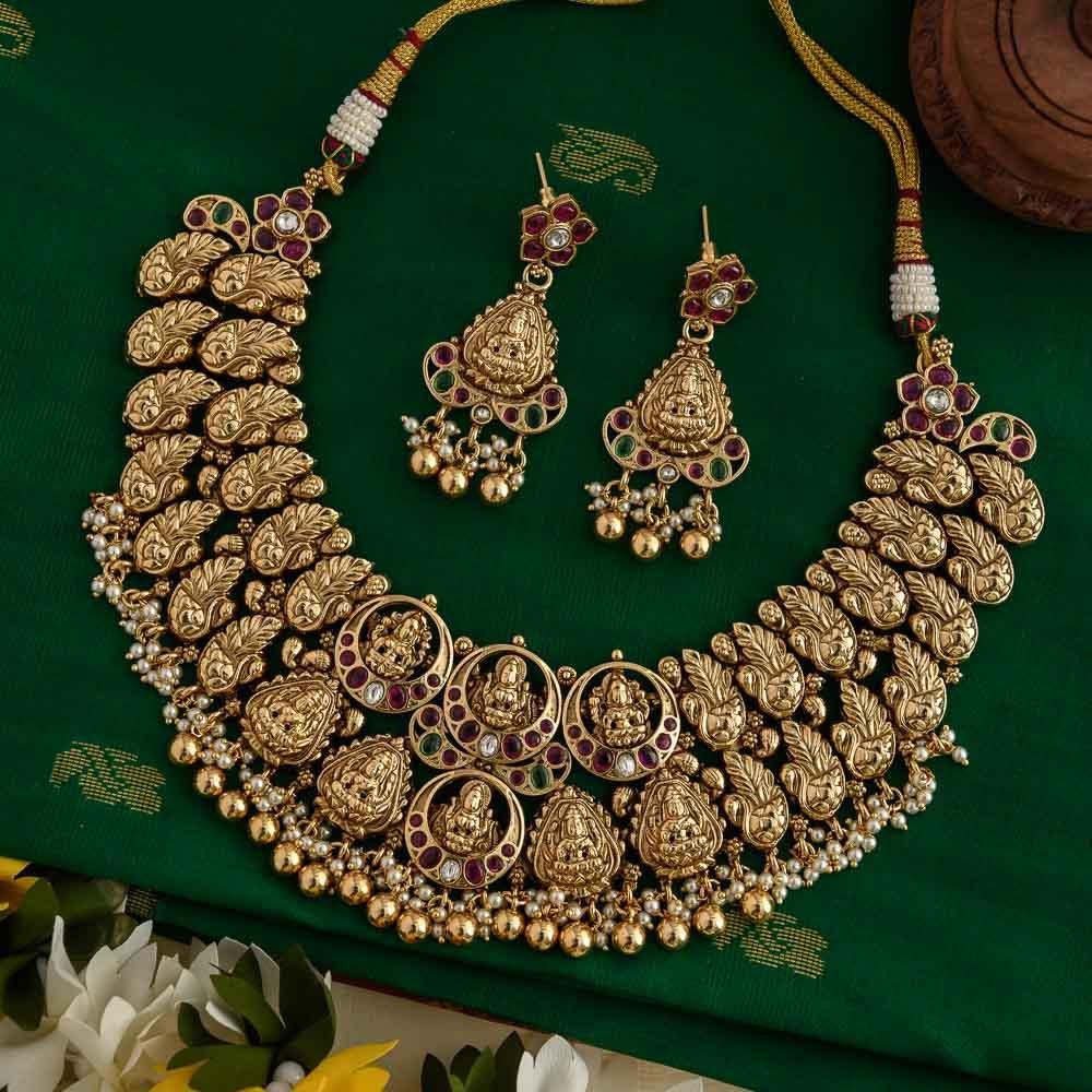 padmalaya neckpiece set- exclusive- mookuthi amman