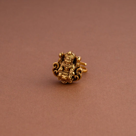 Lakshmi ring - Elegant on a budget