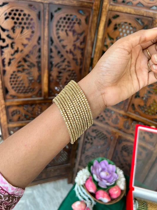 Rain drop bangle – [ Golden ]