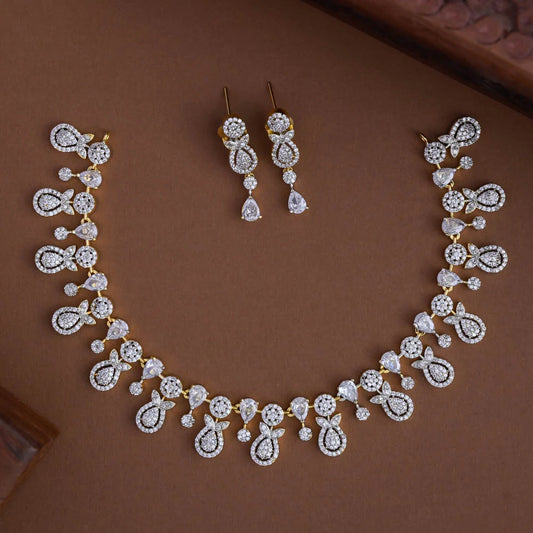 Raaga neckpiece - sephoria