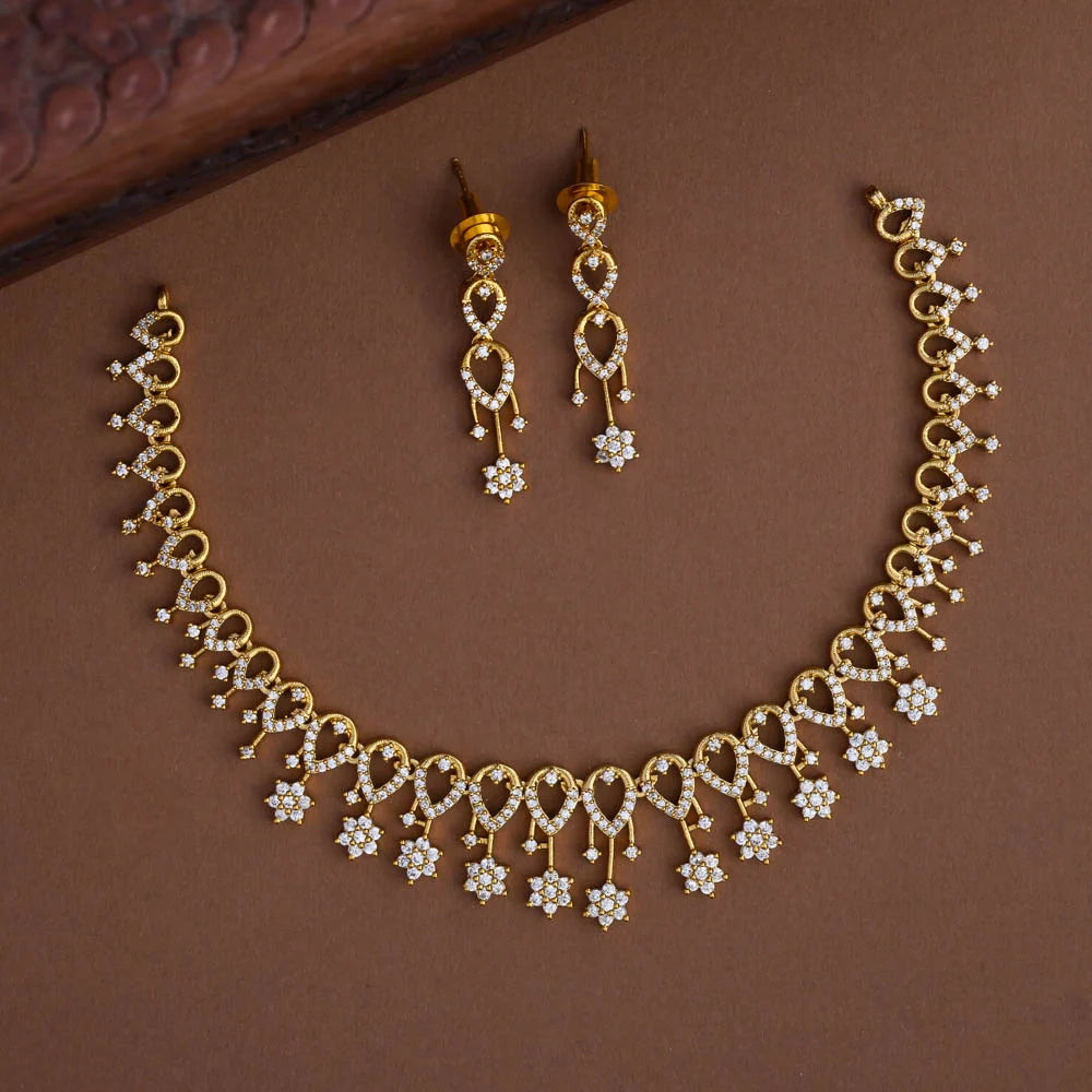 Fabiola neckpiece