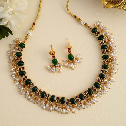 sanaya neckpiece