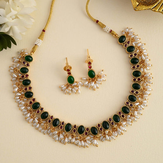 sanaya neckpiece