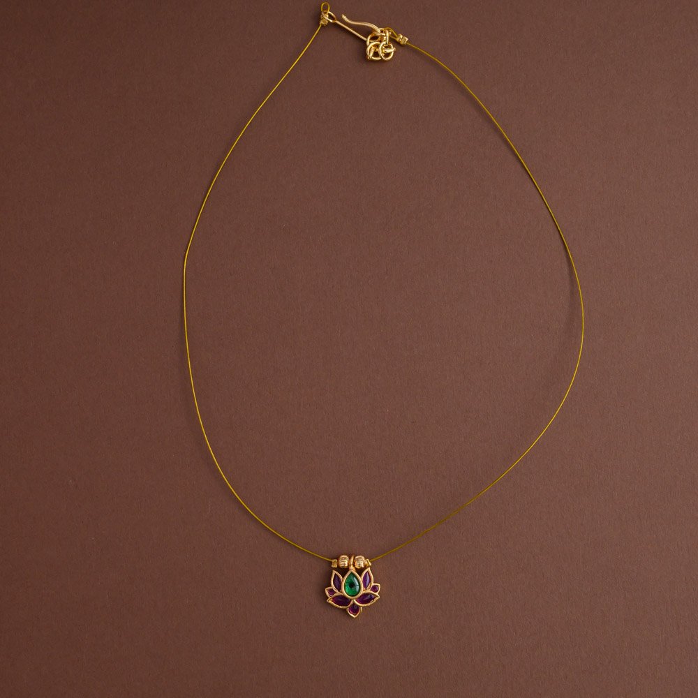 Invisible neckpiece  [ one tamara ] - Elegant on a budget- Gla