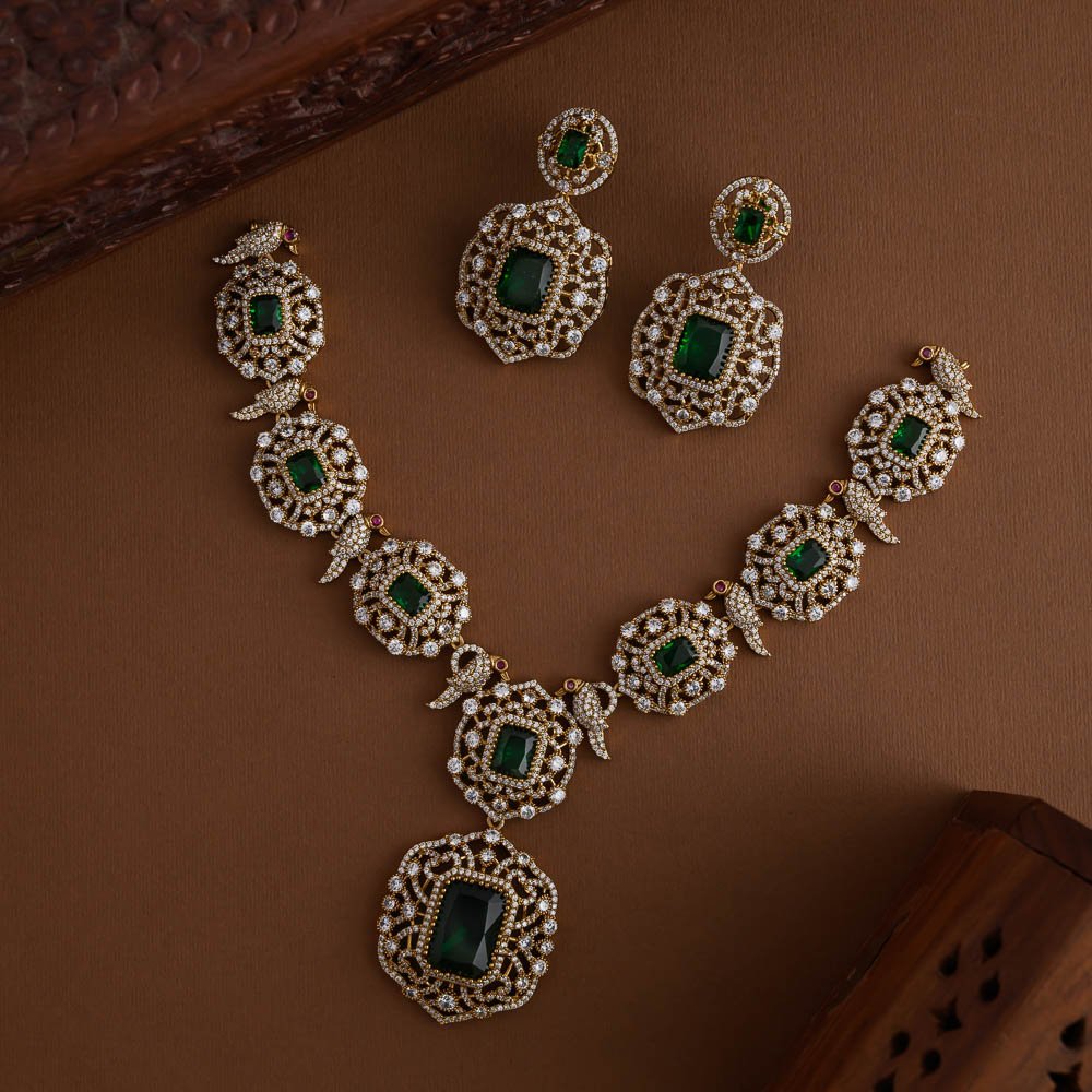 Amelia Victoria neckpiece