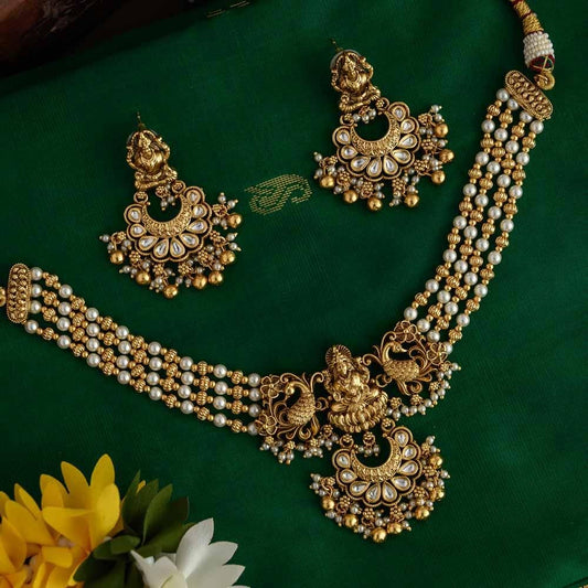 shradha statement choker- exclusive – Prajakta - janvi