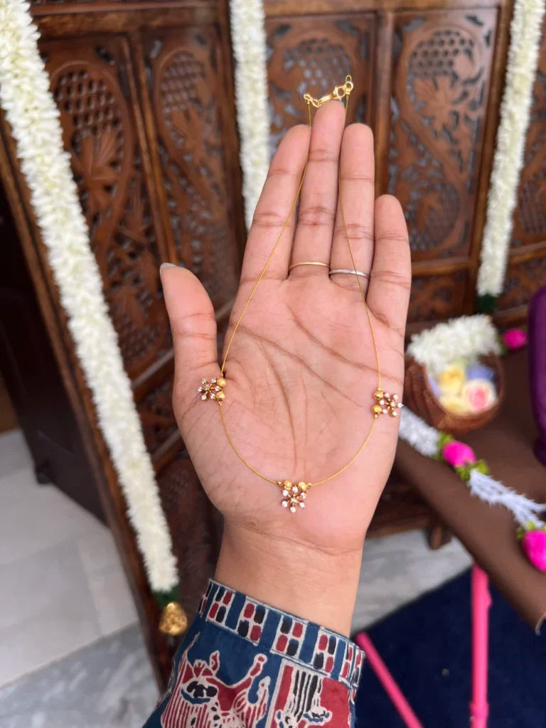 Invisible neckpiece - [ 3 snow flak ]