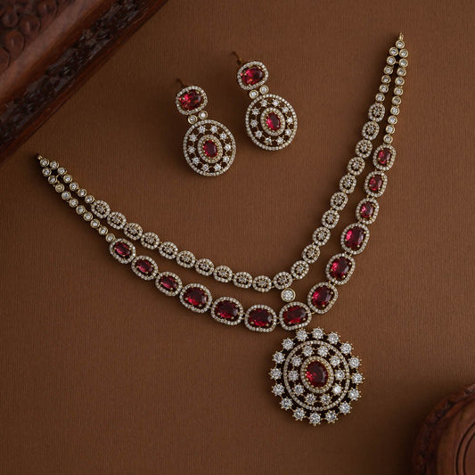 Enchanteur dual layered neckpiece