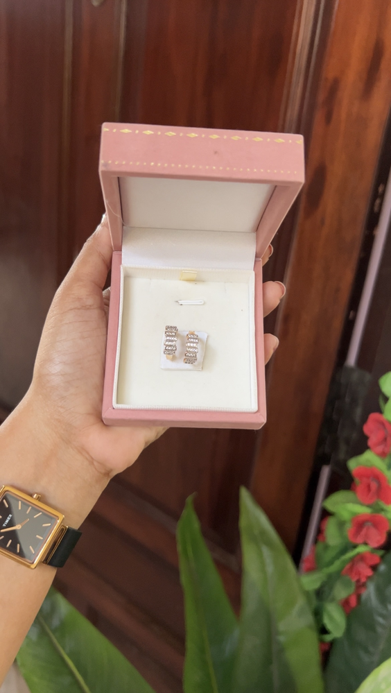 Hoop earring - gold