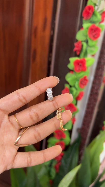 Hoop earring - gold