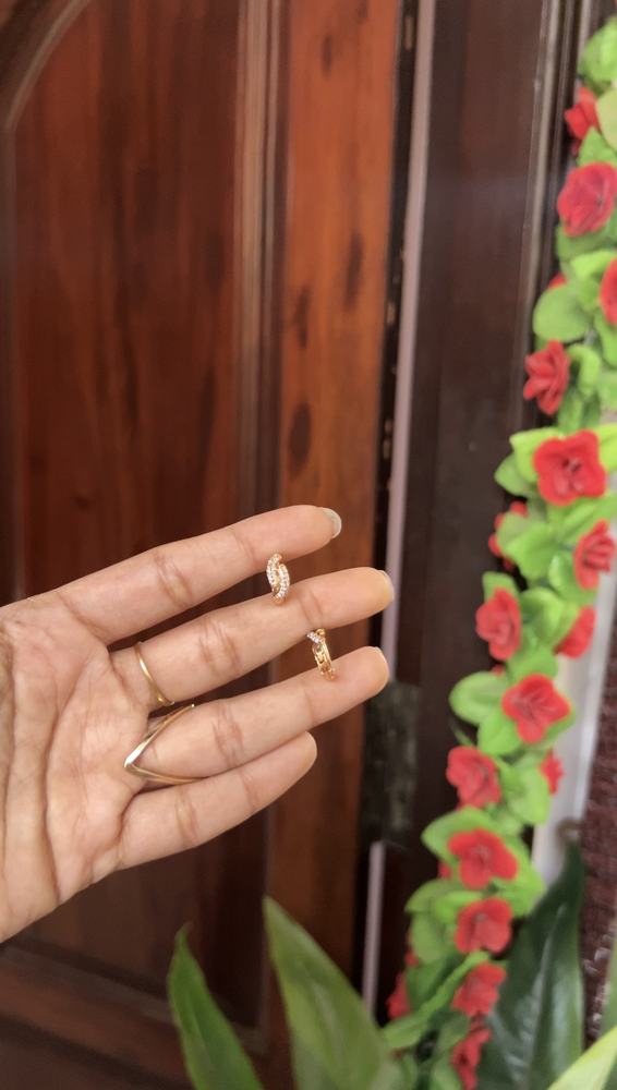 Hoop earring - gold