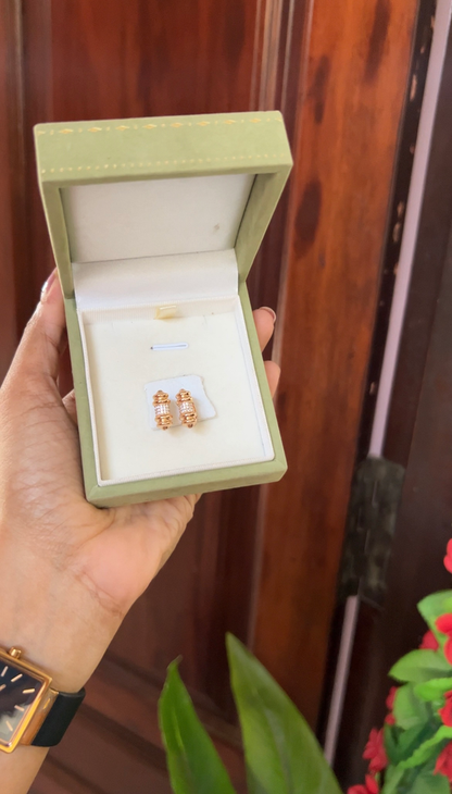 Hoop earring - gold
