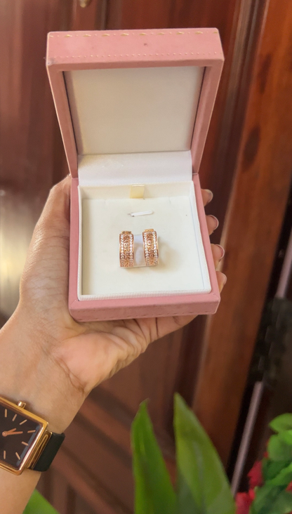 Hoop earring  - gold