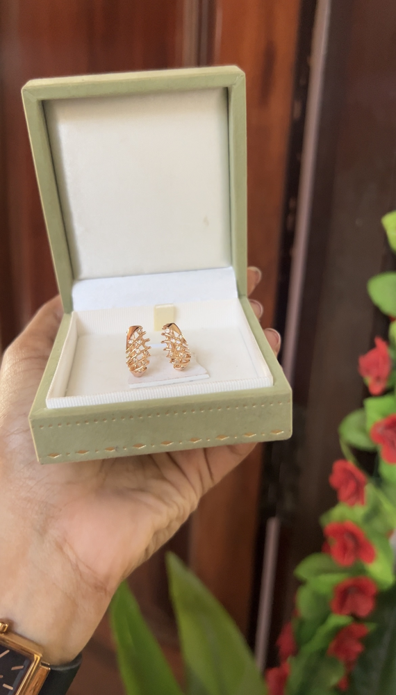 Hoop earring - gold