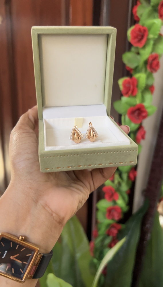 Hoop earring - gold