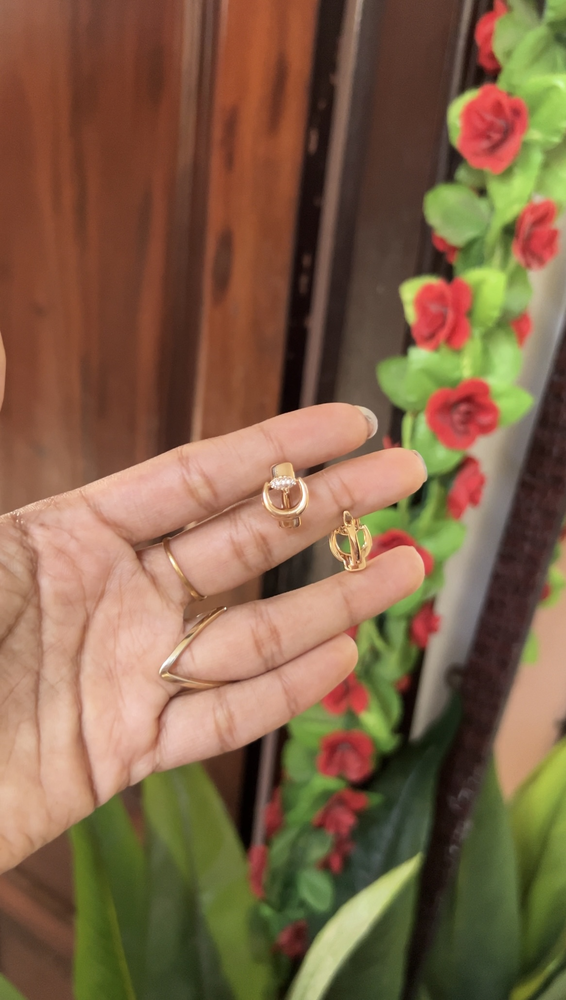 Hoop earring - gold