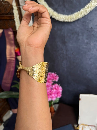 Bracelet - gold