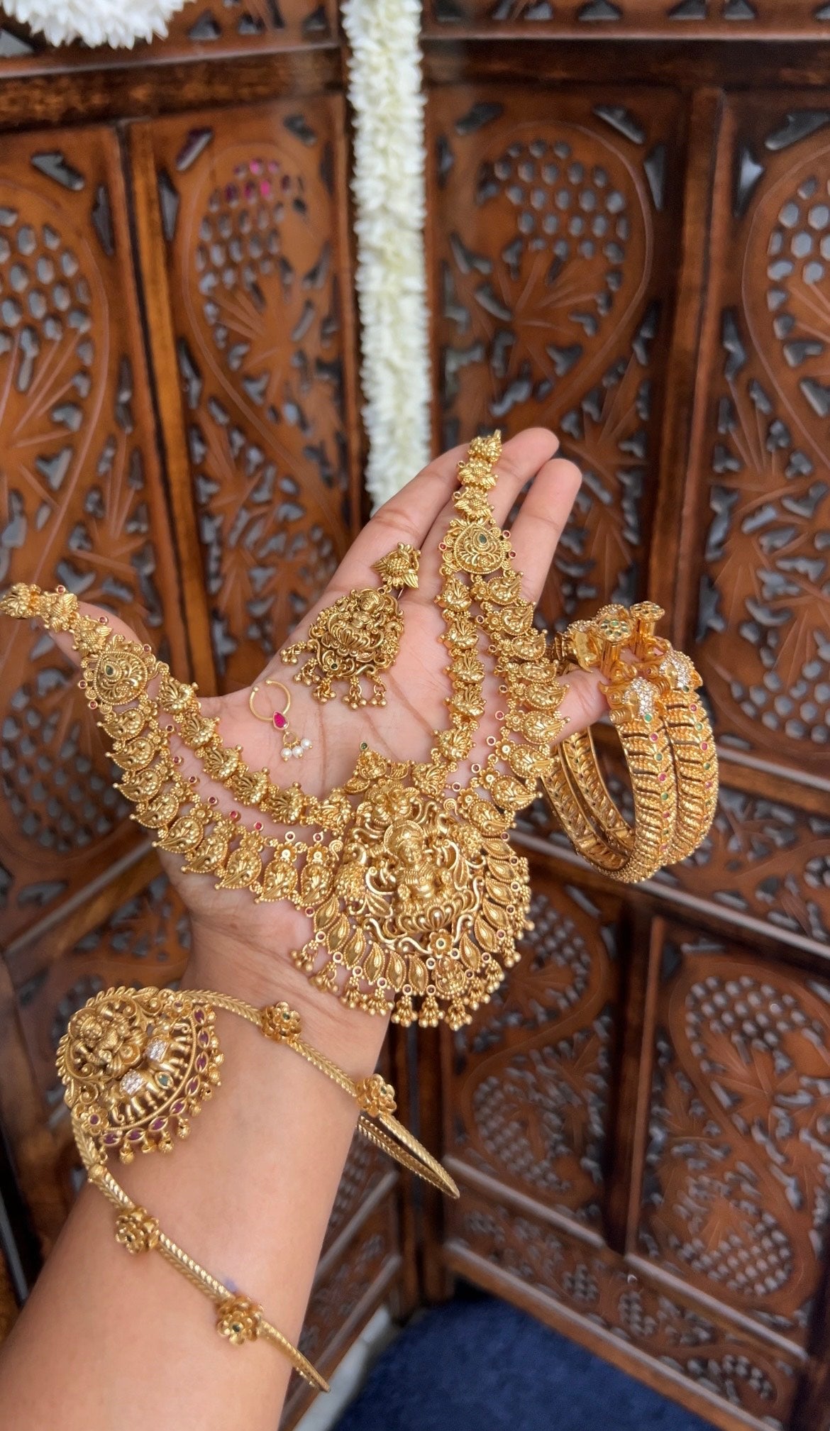 Rathinam nagas neckpiece