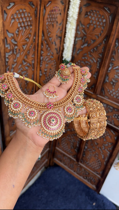 Ranchana floral neckpiece