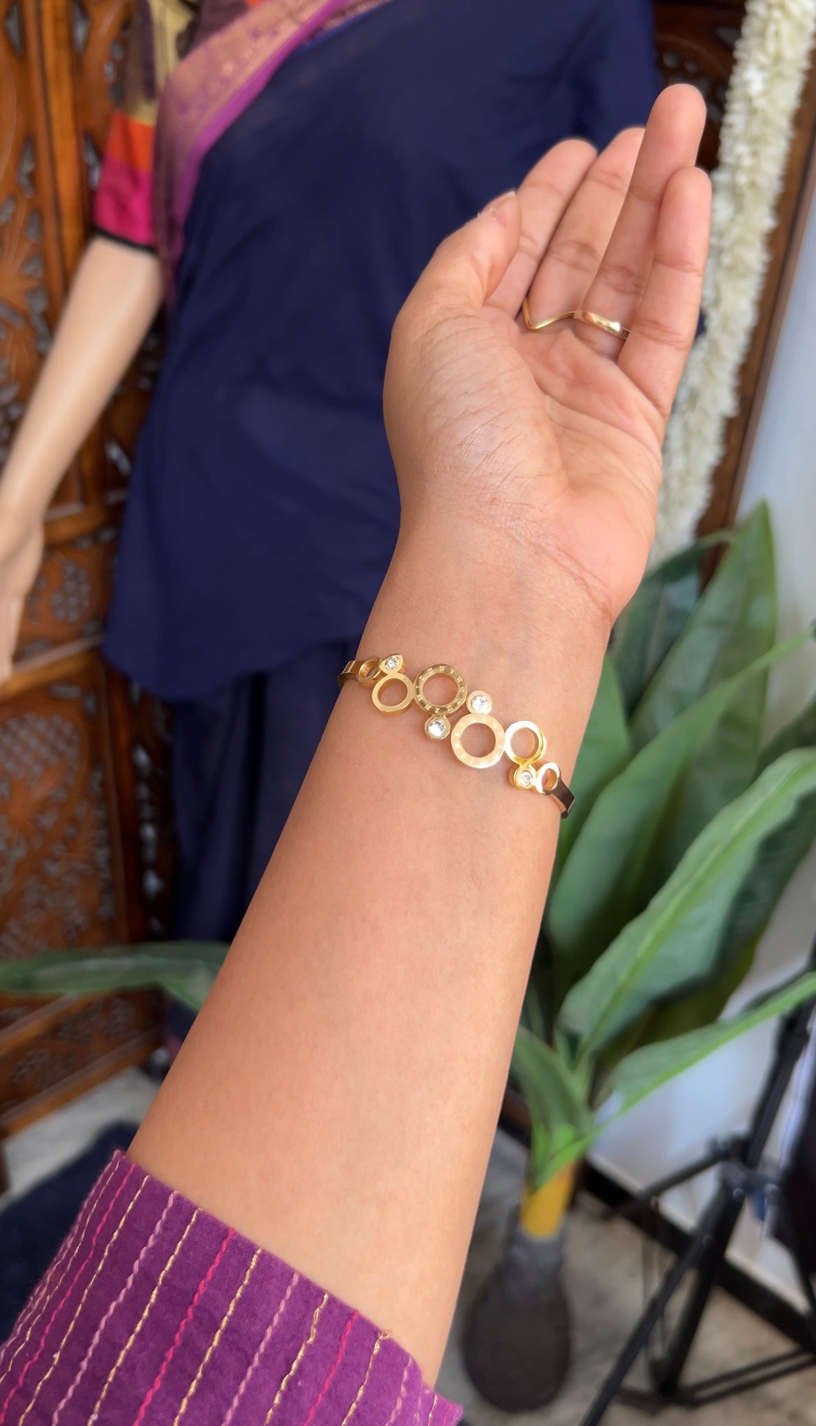 Bracelet -(single)